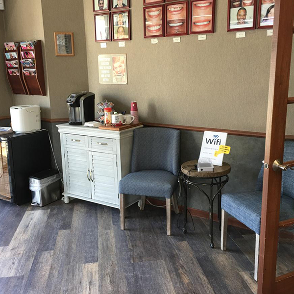 Dentist in 60618